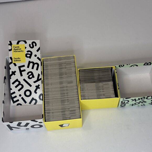 Card Against Humanity Family Edition Game 600 Cards & Glow In The Dark 300 Cards - Picture 7 of 9